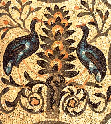 MOSAICO SEI prende il nome dagli antichi mosaici romani di Aquileia, gli antichi creavano figure con piccoli tassellini, oggi la tecnologia ci permette di disegnare cifre luminose e precise